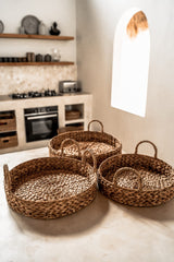 ZESTAW TRZECH TAC BALI WYKONANYCH Z NATURALNEGO HIACYNTU WODNEGO