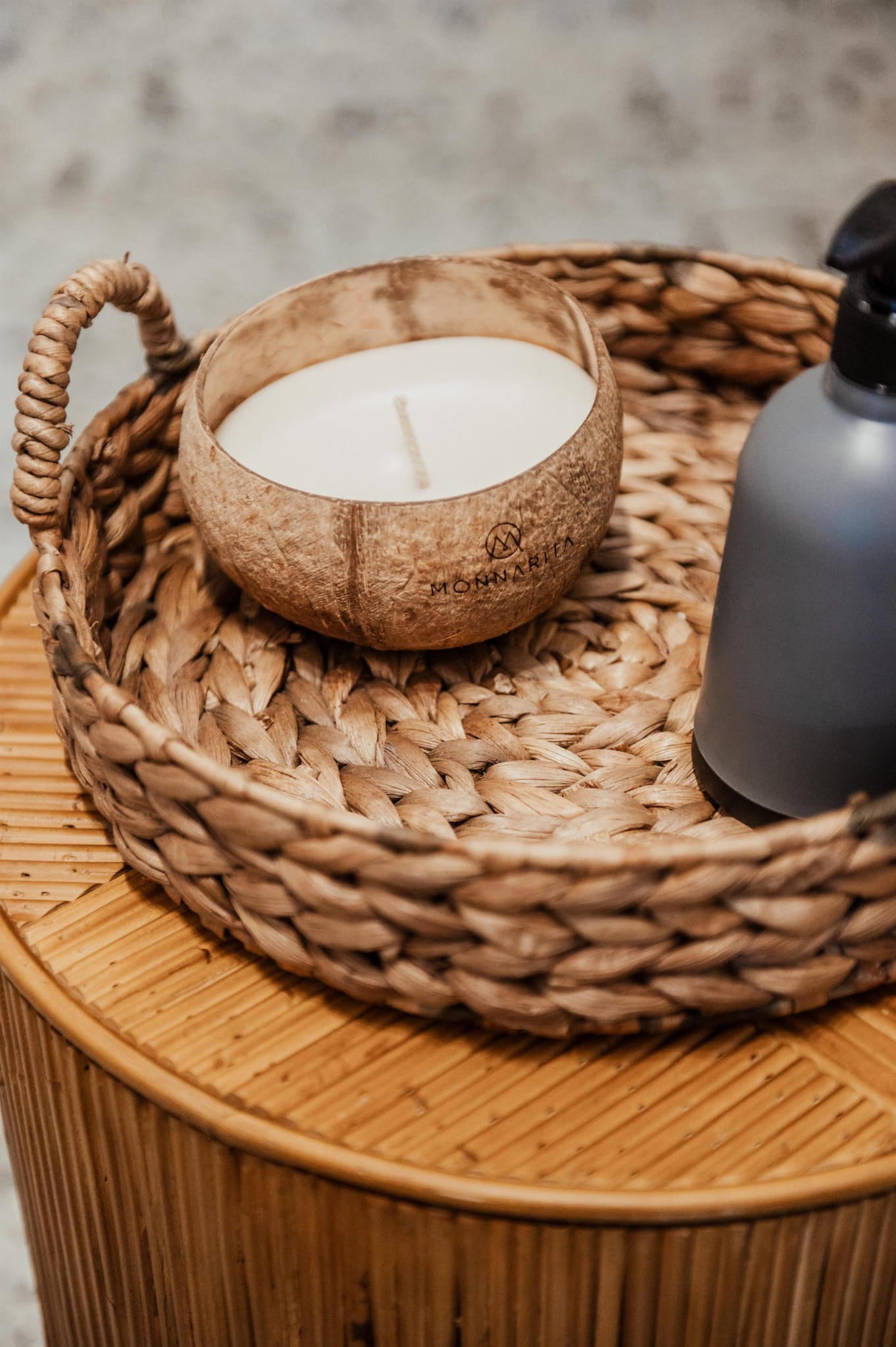 ZESTAW TRZECH TAC BALI WYKONANYCH Z NATURALNEGO HIACYNTU WODNEGO