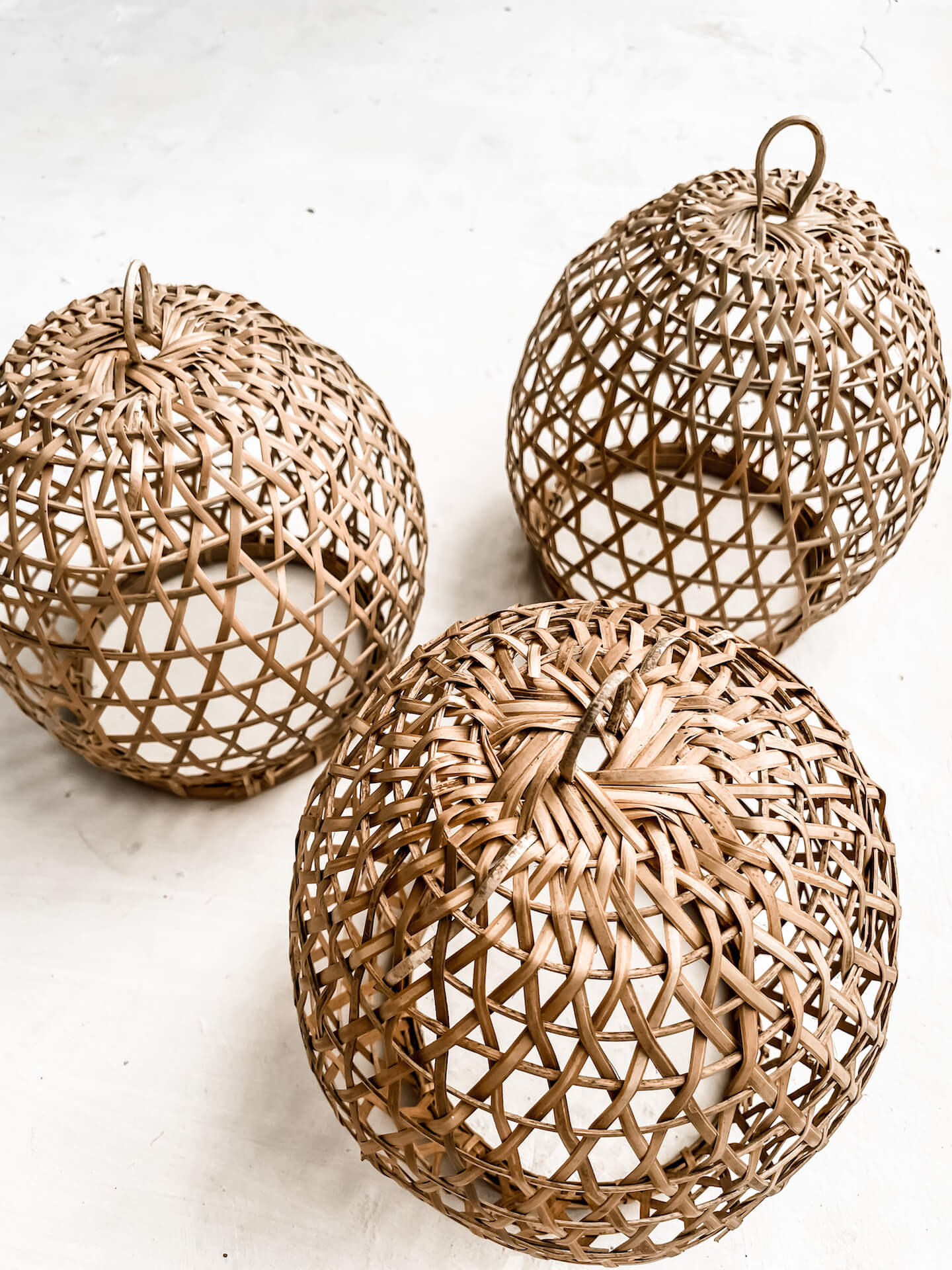 ZESTAW TRZECH OKRĄGŁYCH LAMP WISZĄCYCH BOHO