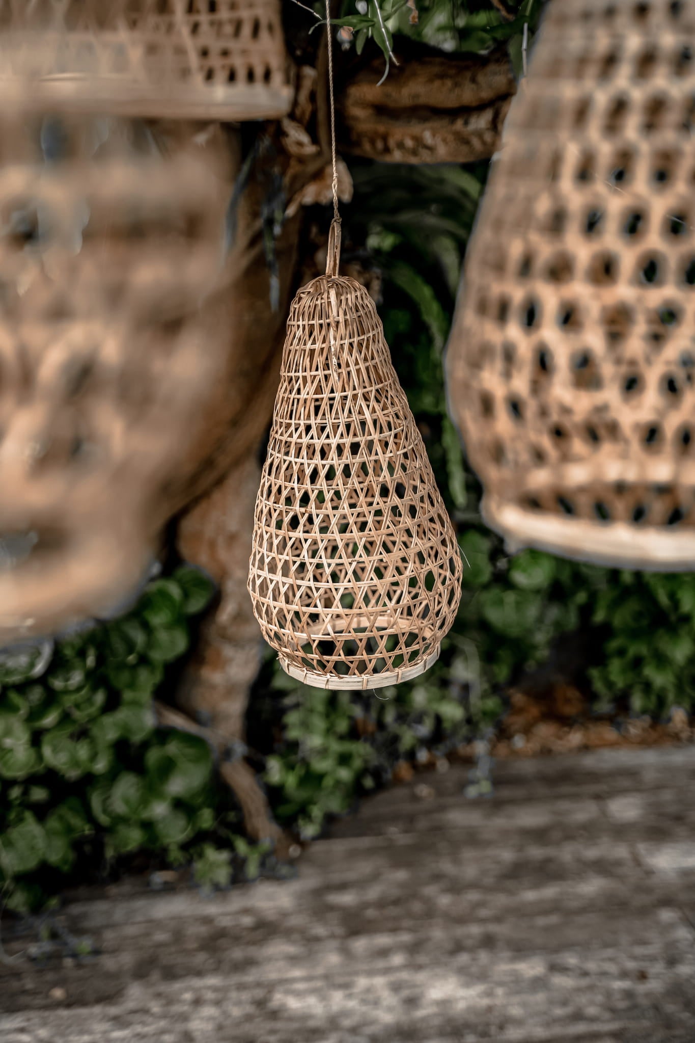 ZESTAW TRZECH PODŁUŻNYCH LAMP WISZĄCYCH  BOHO