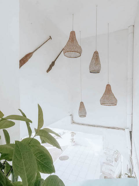 ZESTAW TRZECH STOŻKOWYCH LAMP WISZĄCYCH BOHO