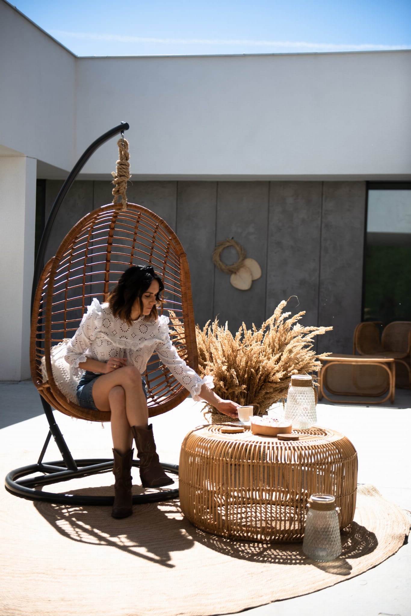 FOTEL WISZĄCY HUGO ZE STELAŻEM KONIAK