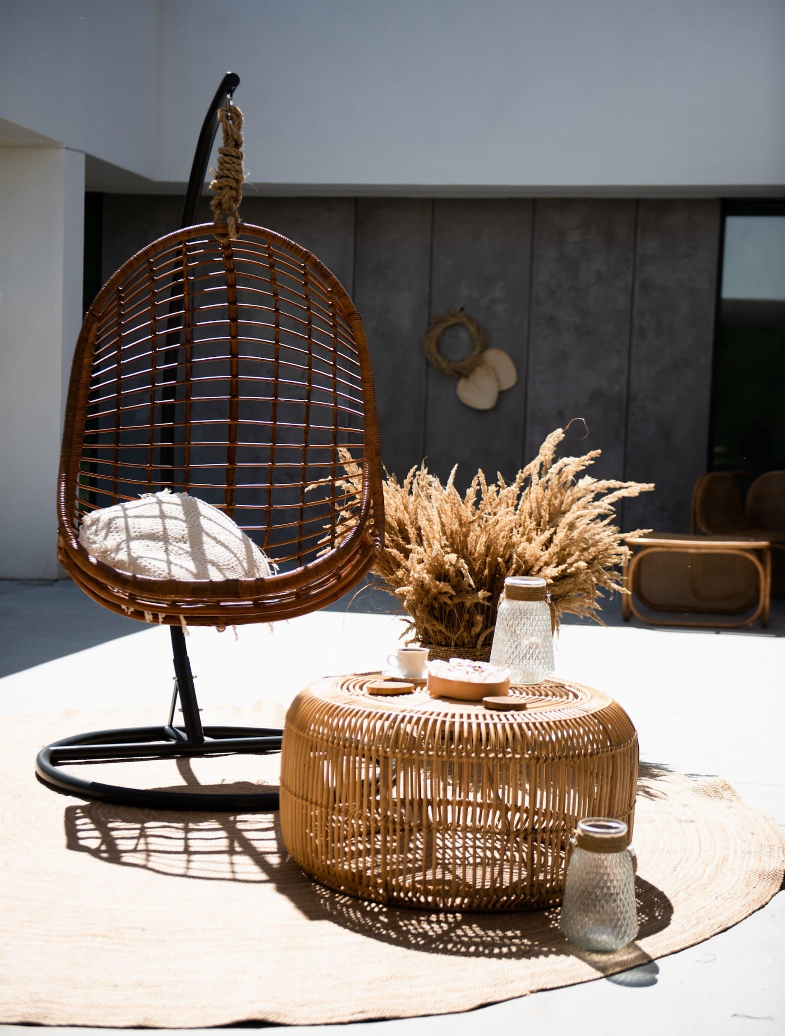 FOTEL WISZĄCY HUGO ZE STELAŻEM KONIAK