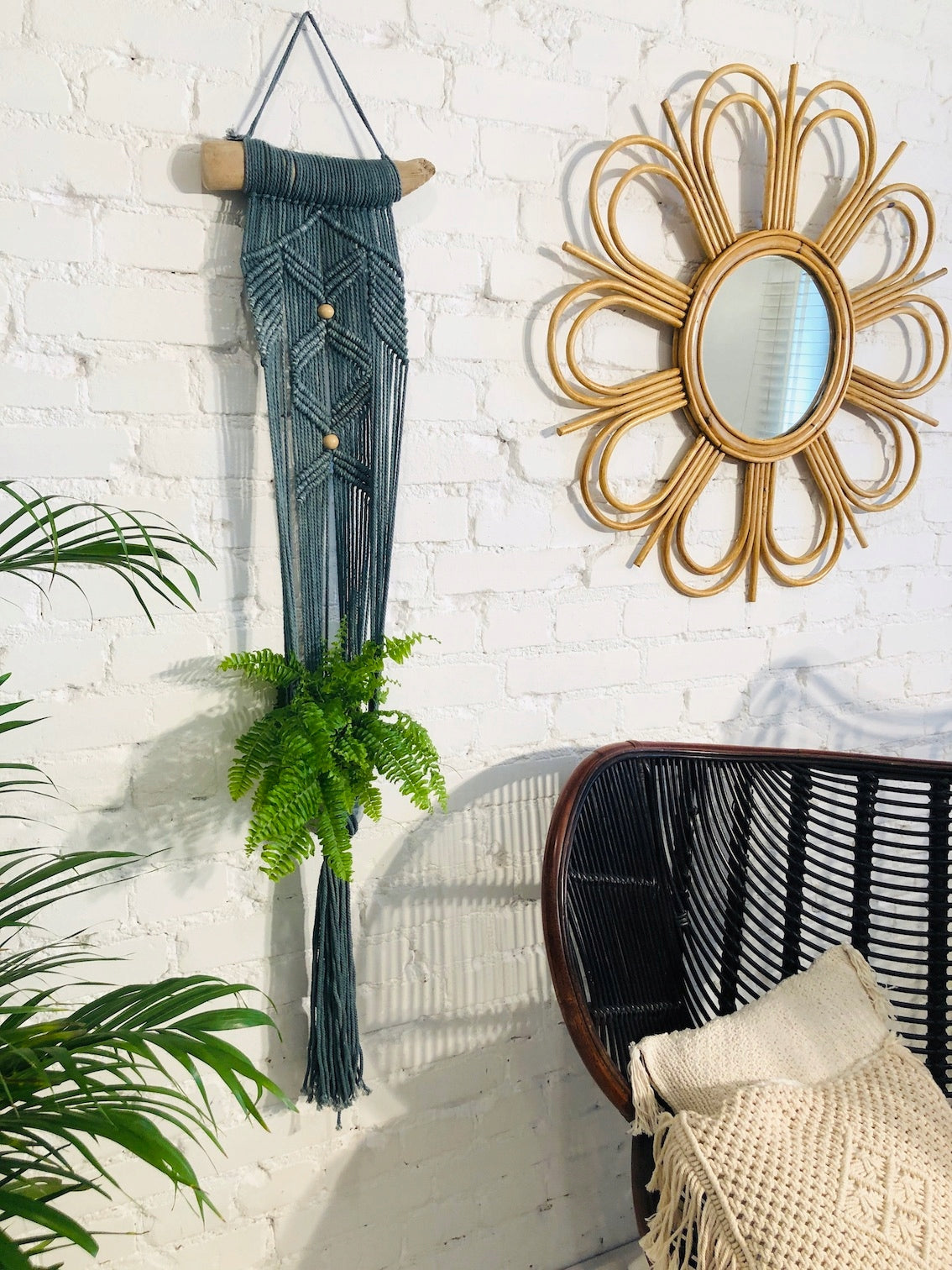 KWIETNIK MAKRAMA POJEDYNCZY Z DREWNEM KREM