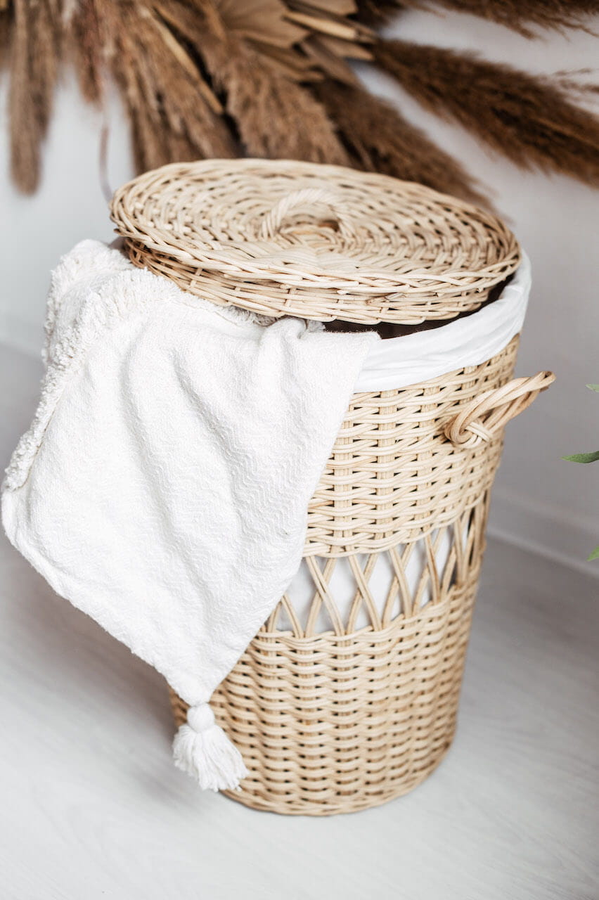 KOSZ RATTANOWY Z POKRYWKĄ ORIANA B