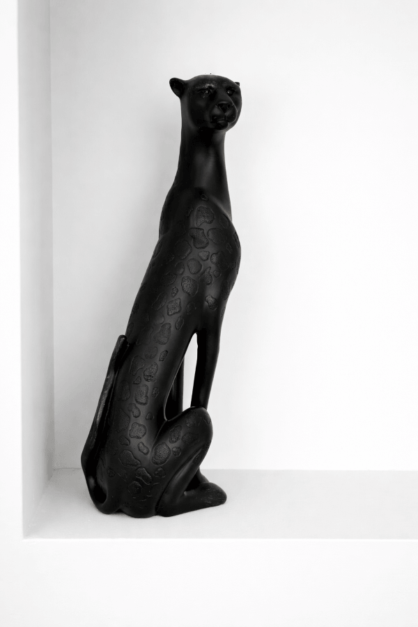 FIGURKA DEKORACYJNA CHESTER SIEDZĄCY