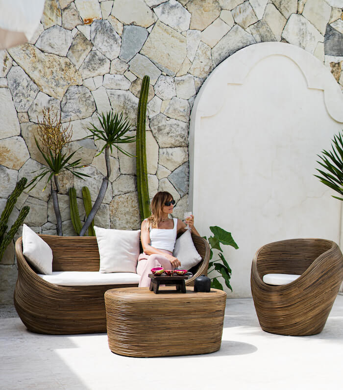 STOLIK OVALNY RATTANOWY TEGAL CIEMNY