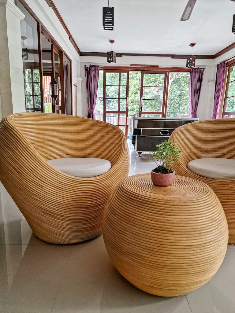 ZESTAW  TEGAL 4 JASNY OKRĄGŁY