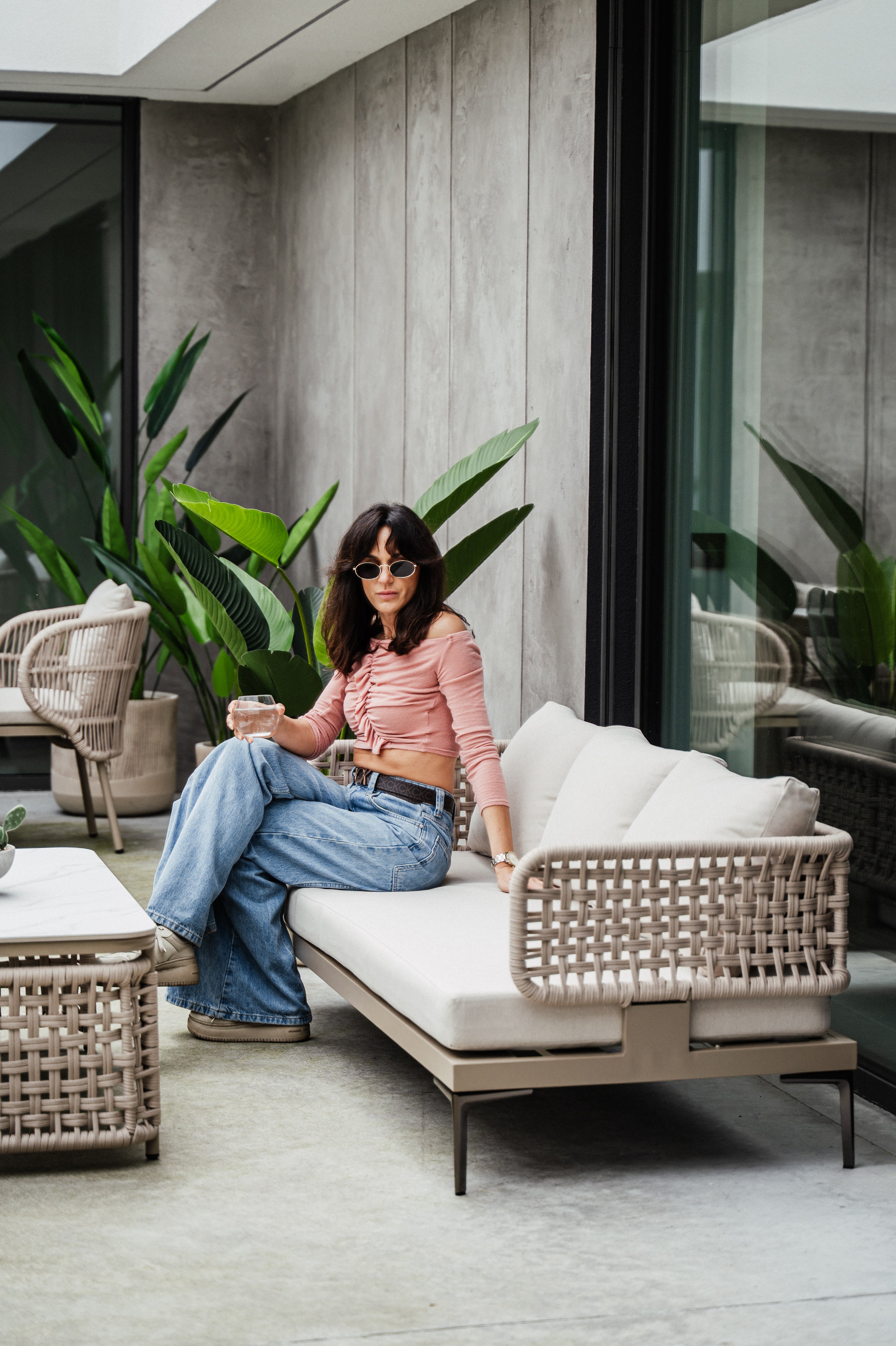 SOFA ALUMINIOWA TRZYOSOBOWA TIZIANO W KOLORZE SZAMPAŃSKIM