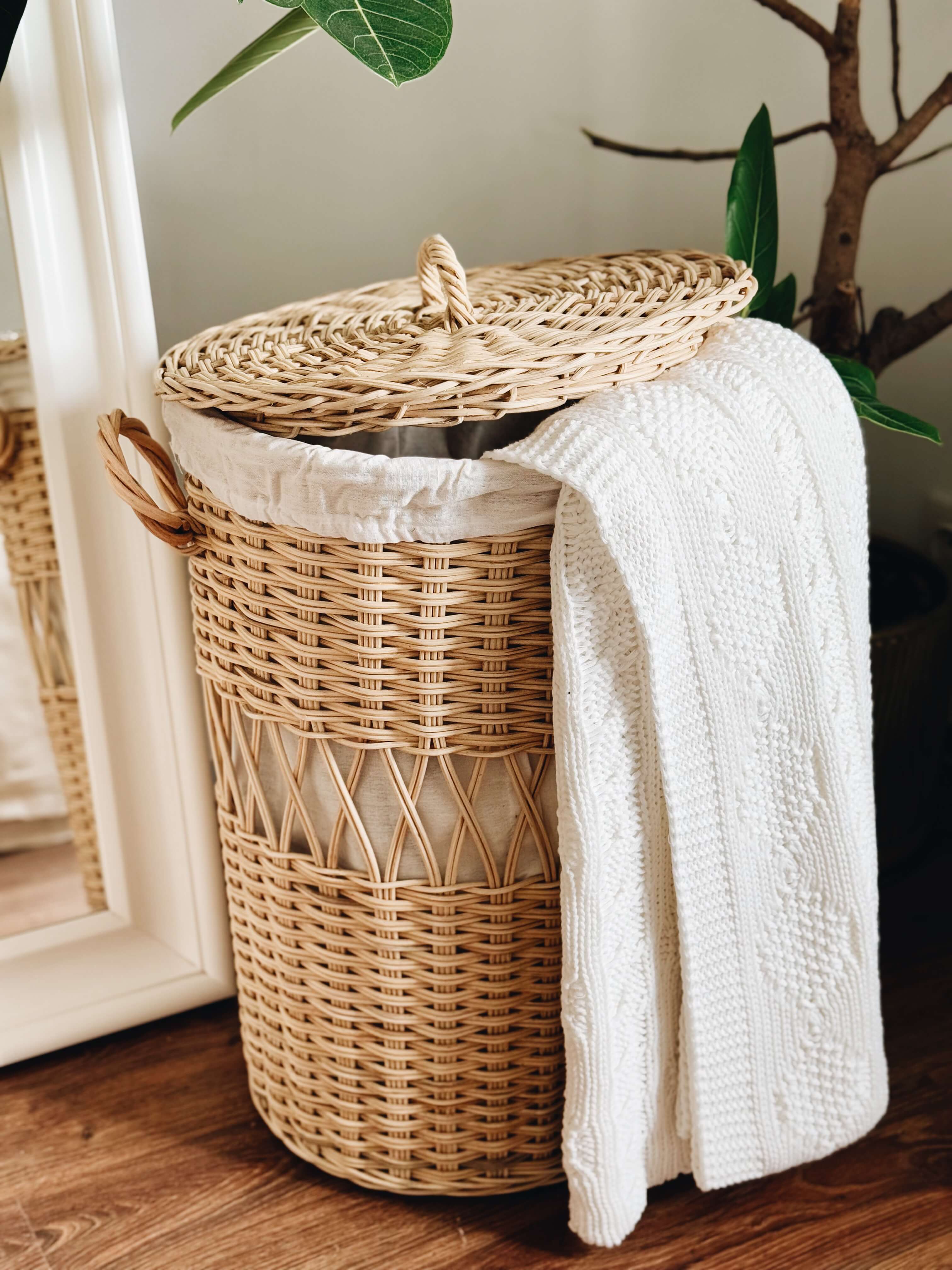 KOSZ RATTANOWY Z POKRYWKĄ ORIANA B