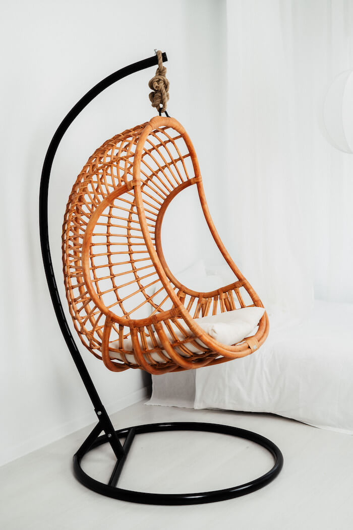 FOTEL WISZĄCY HUGO ZE STELAŻEM KONIAK