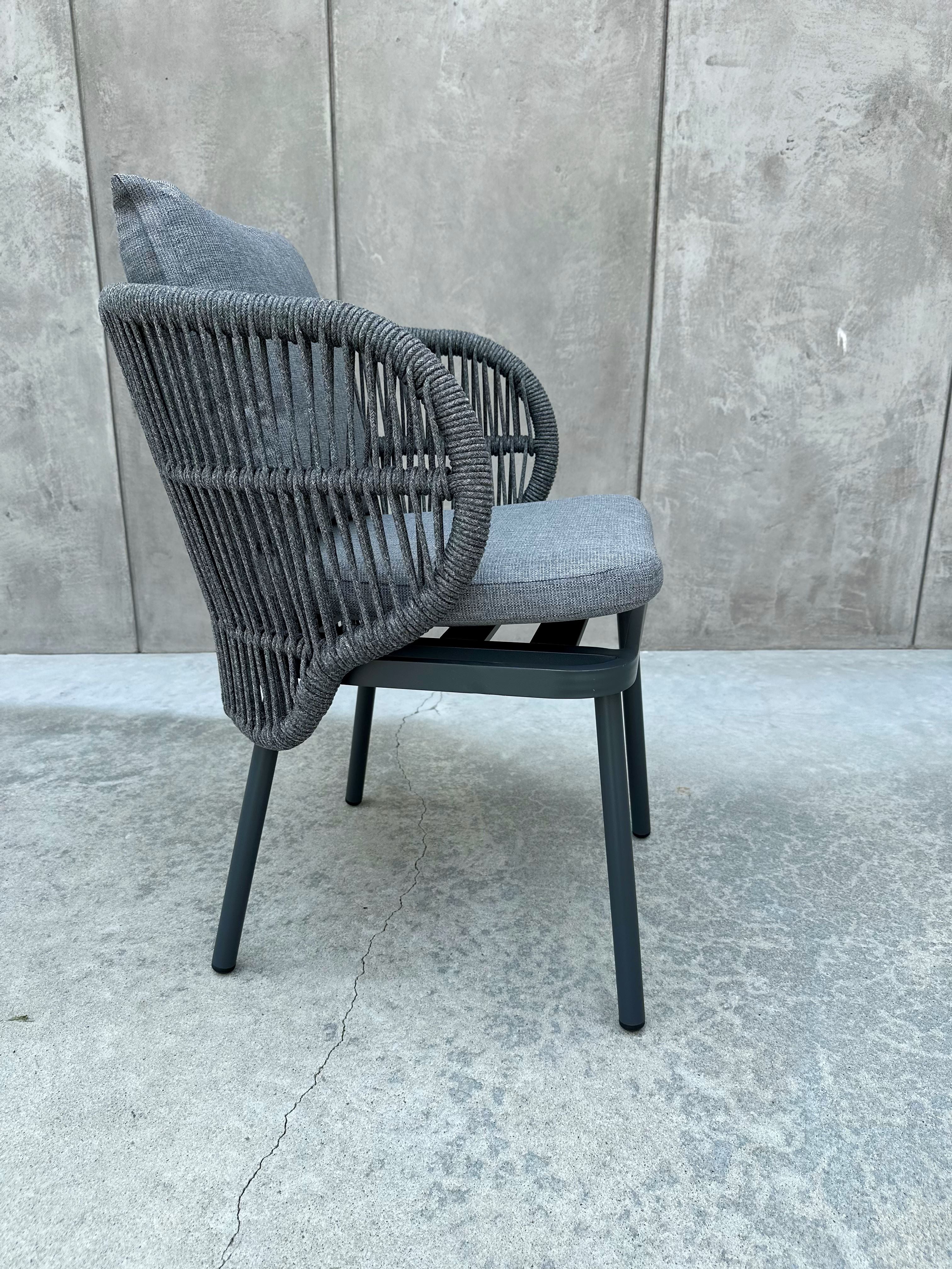 ALUMINIOWY FOTEL AZZURA SZARY