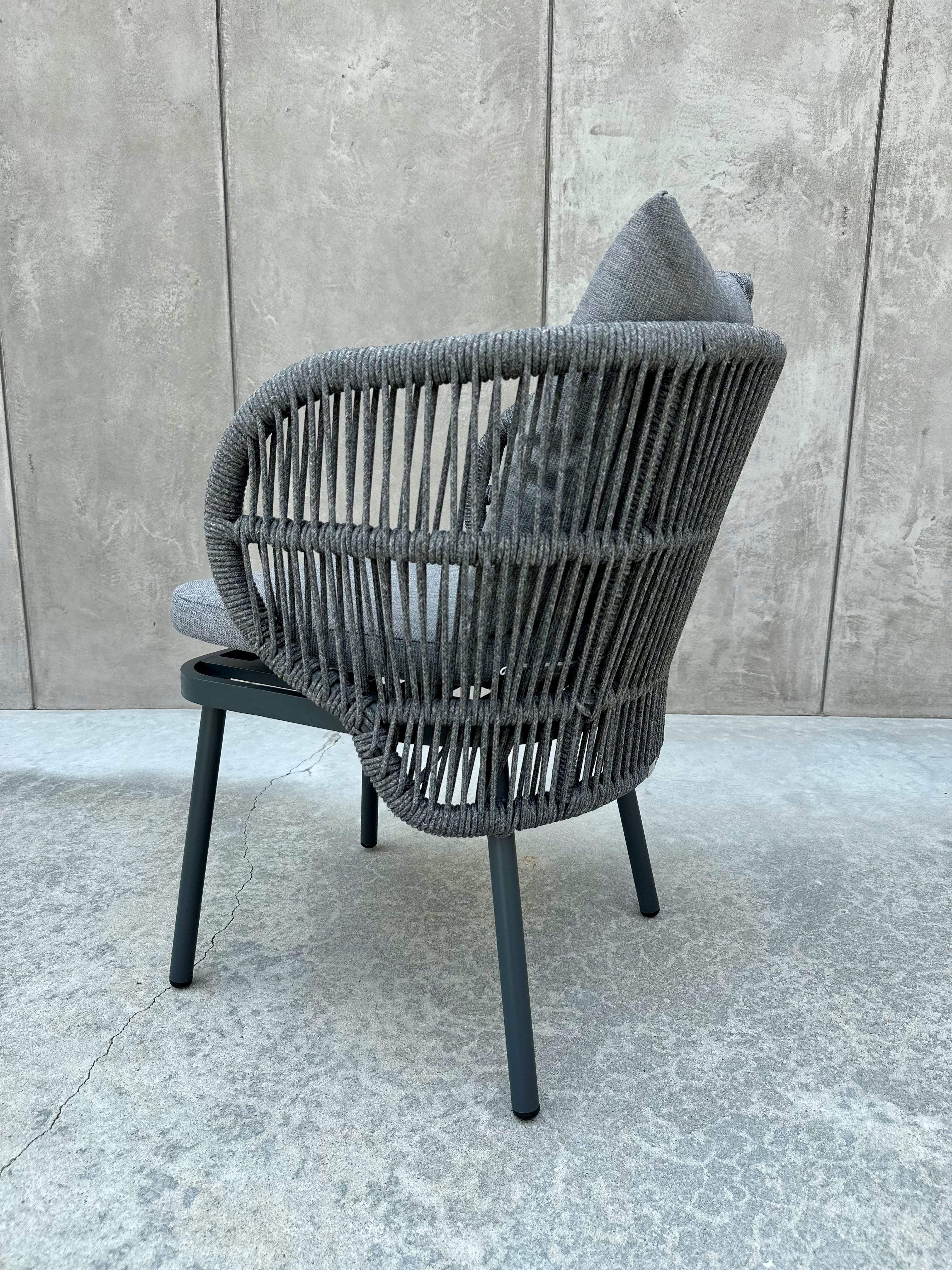 ALUMINIOWY FOTEL AZZURA SZARY