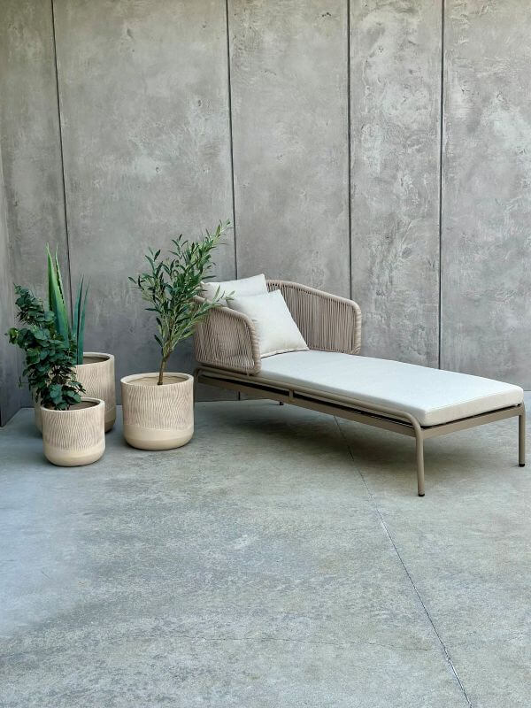 ALUMINIOWY LEŻAK NA TARAS NAZARIO W KOLORZE SZAMPAŃSKIM