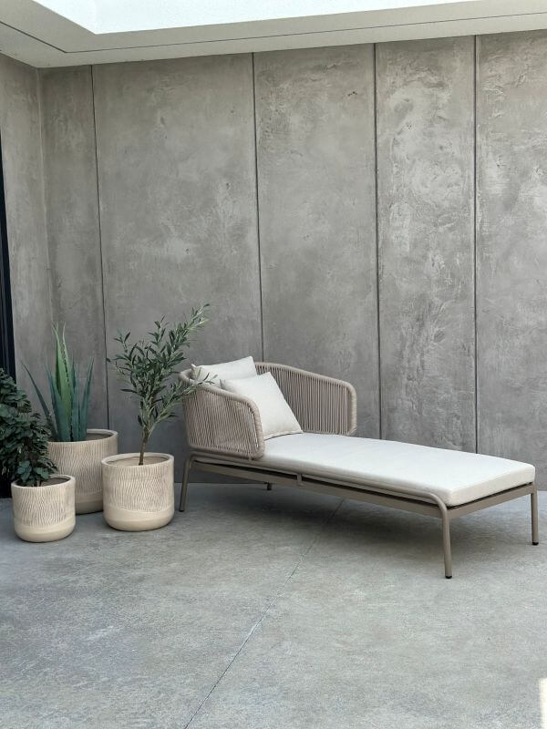 ALUMINIOWY LEŻAK NA TARAS NAZARIO W KOLORZE SZAMPAŃSKIM