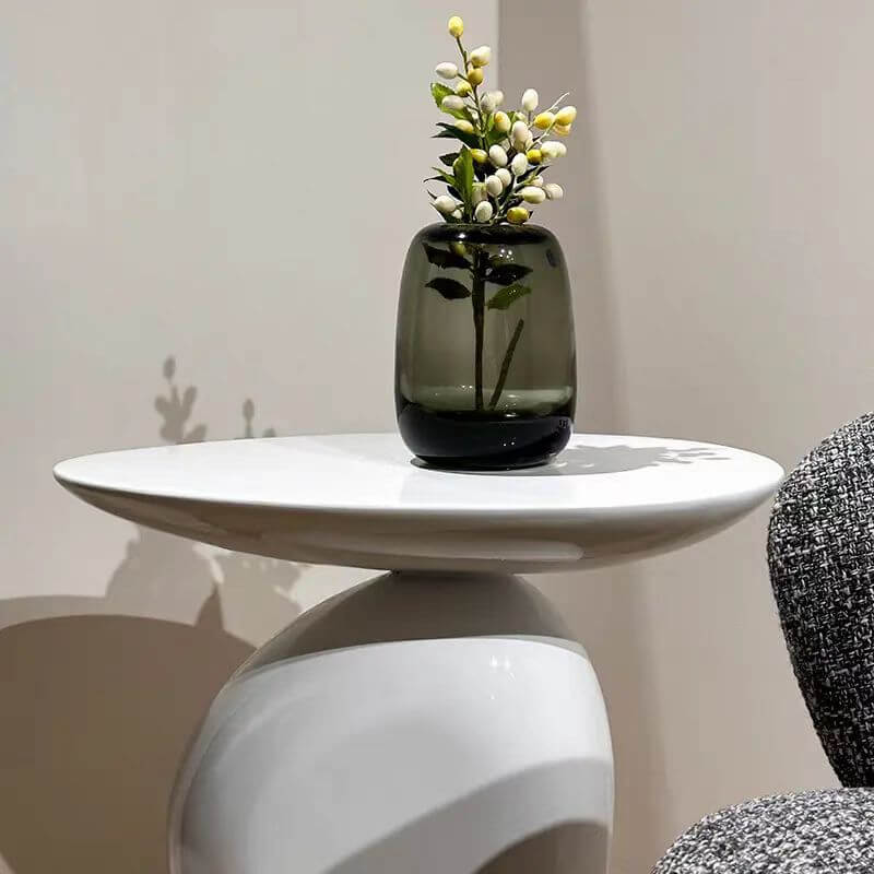 STOLIK KAWOWY NUORI BIAŁY O NIEREGULARNYM KSZTAŁCIE