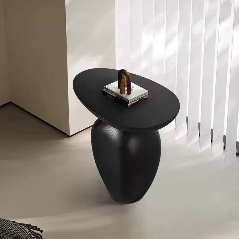 STOLIK KAWOWY NUORI CZARNY O NIEREGULARNYM KSZTAŁCIE