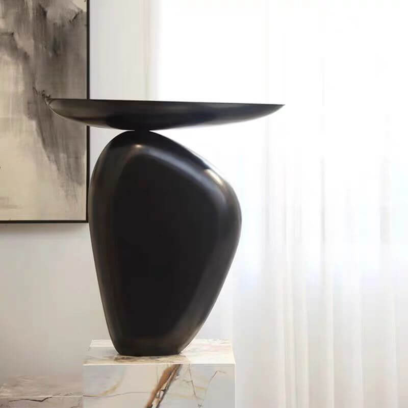 STOLIK KAWOWY NUORI CZARNY O NIEREGULARNYM KSZTAŁCIE