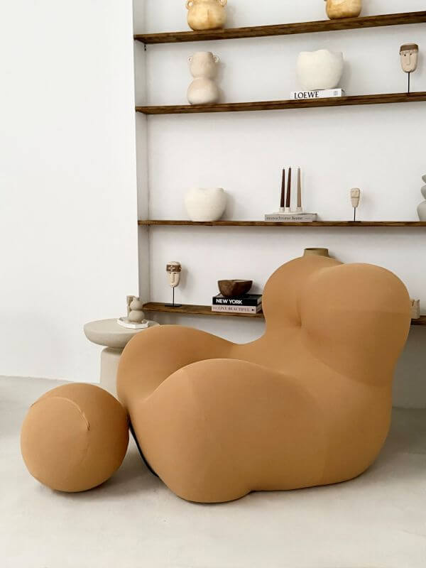 FOTEL VALERIAN SOFT CARAMEL – RZEŹBIARSKI FOTEL DESIGNERSKI