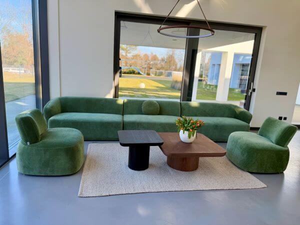 SOFA DWUOSOBOWA Z LEWYM PODŁOKIETNIKIEM AMARONE LUX ZIELONA ELEGANCJA W NOWOCZESNYM WYDANIU