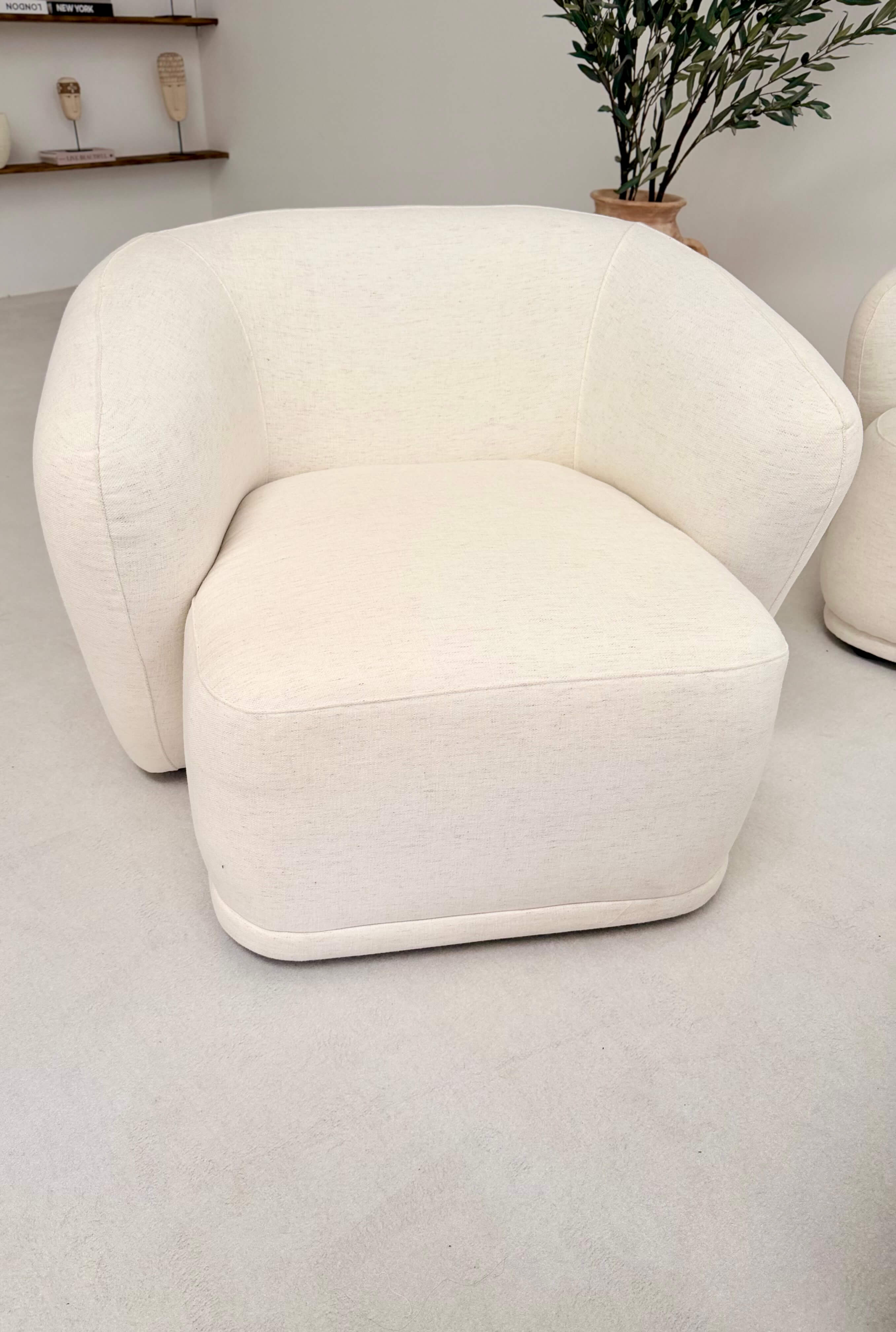 FOTEL AMARONE VITA BEŻOWA ELEGANCJA I MAKSYMALNY KOMFORT