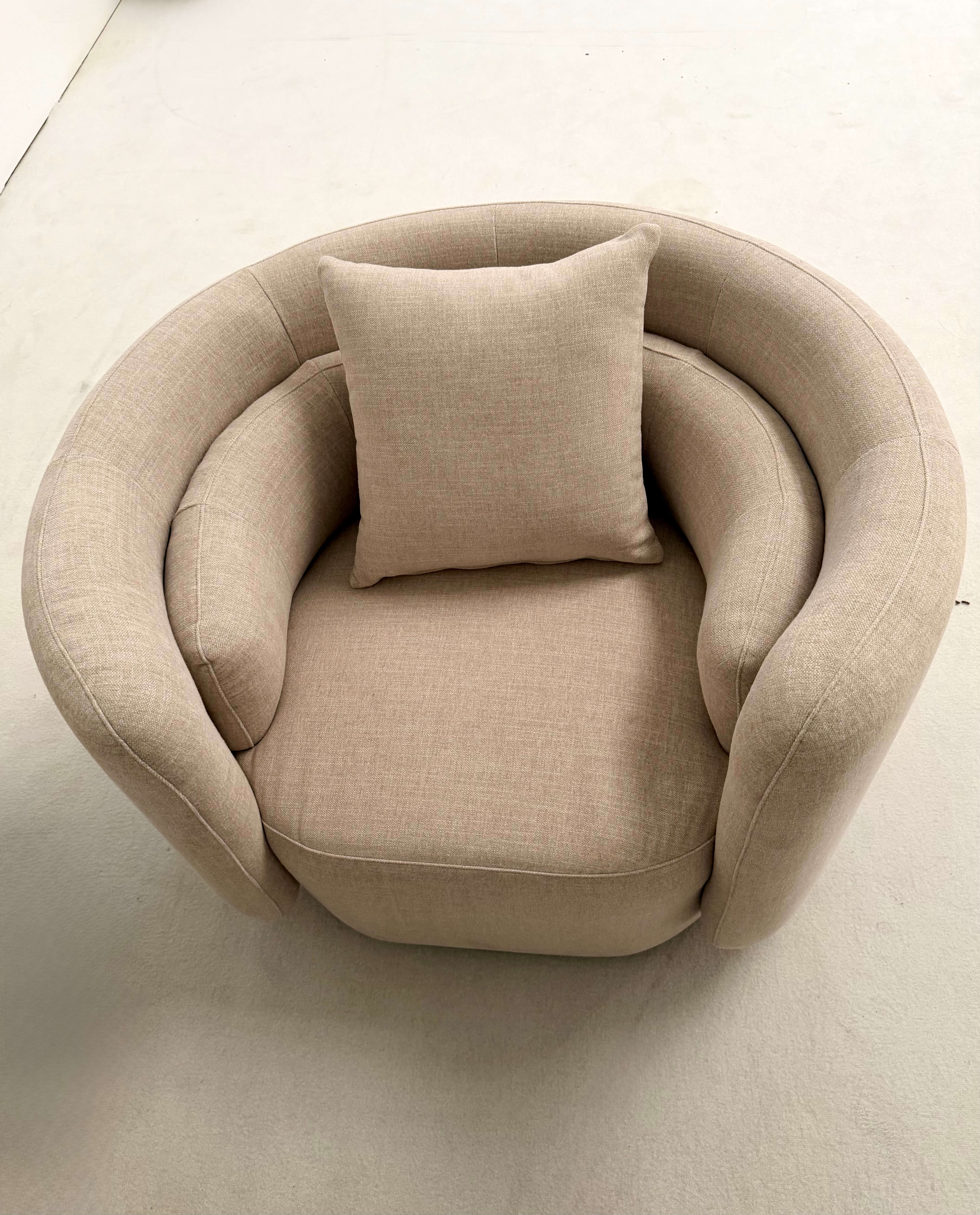 FOTEL BELLARIS NOWOCZESNA ELEGANCJA I KOMFORTOWY DESIGN