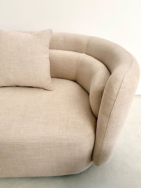 SOFA TRZYOSOBOWA BELLARIS ELEGANCJA I KOMFORT W NOWOCZESNYM WYDANIU