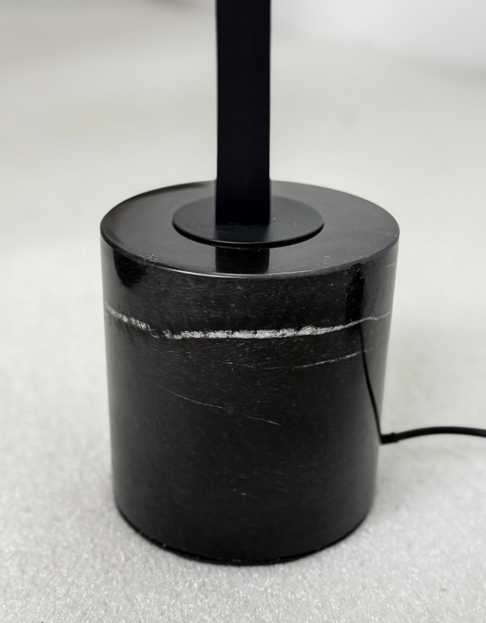 LAMPA PODŁOGOWA PORTIMA CZARNA