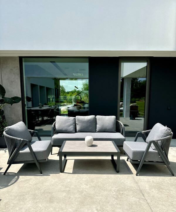 6fbb51153a61b0fff771f4ec1964a877