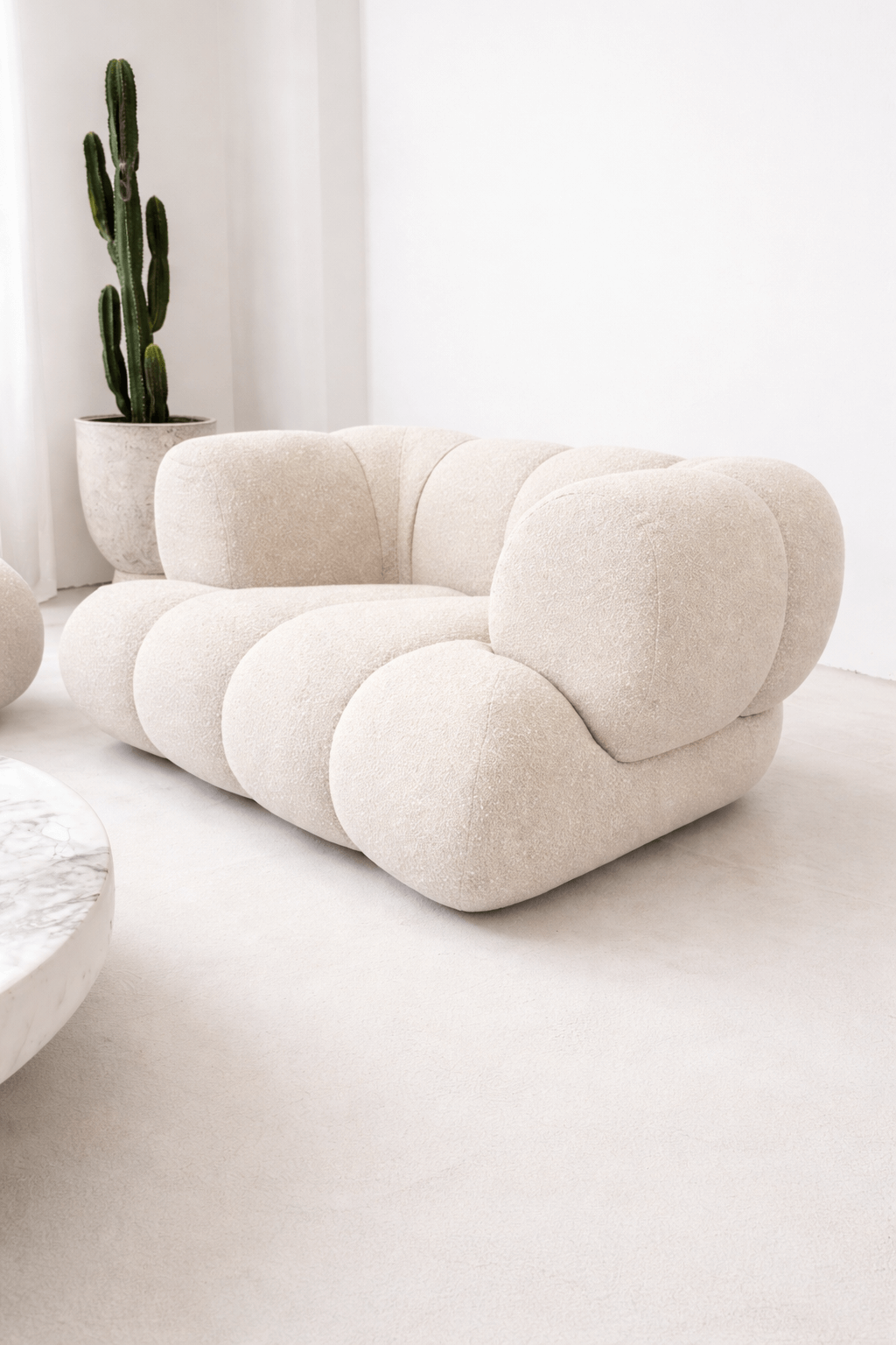 FOTEL LUNARIO – KARMELOWA ELEGANCJA I WYGODA W DESIGNERSKIEJ FORMIE