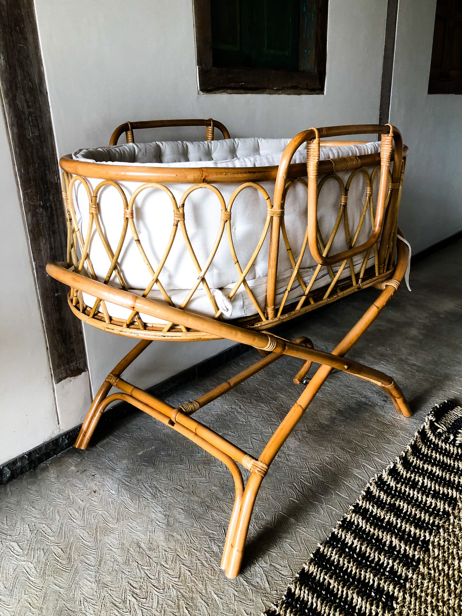 RATTAN CRIB NELO