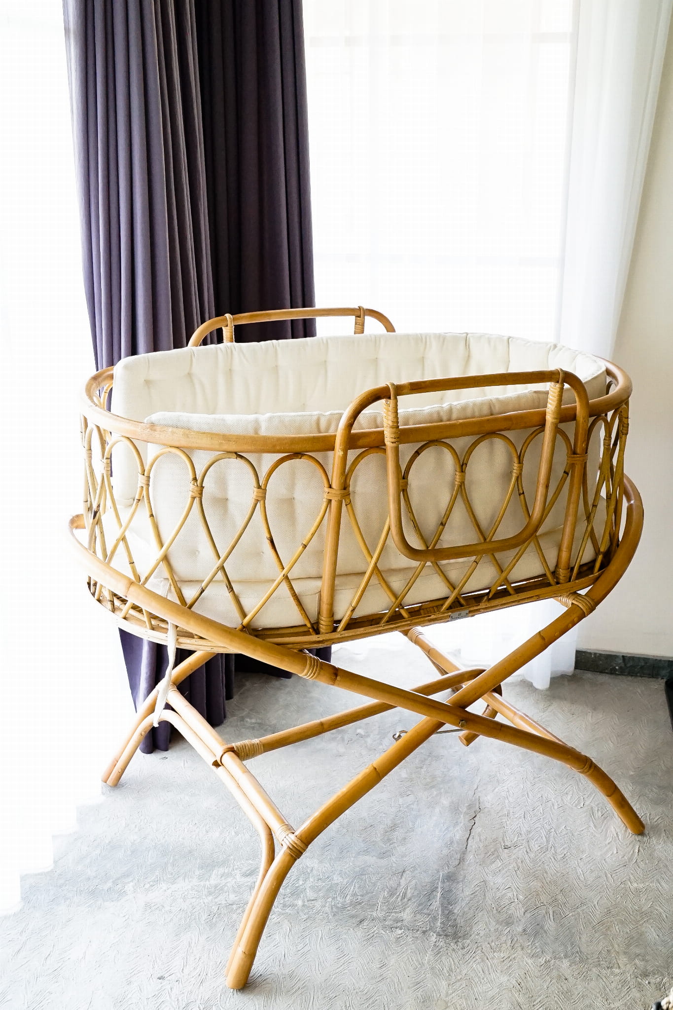 RATTAN CRIB NELO