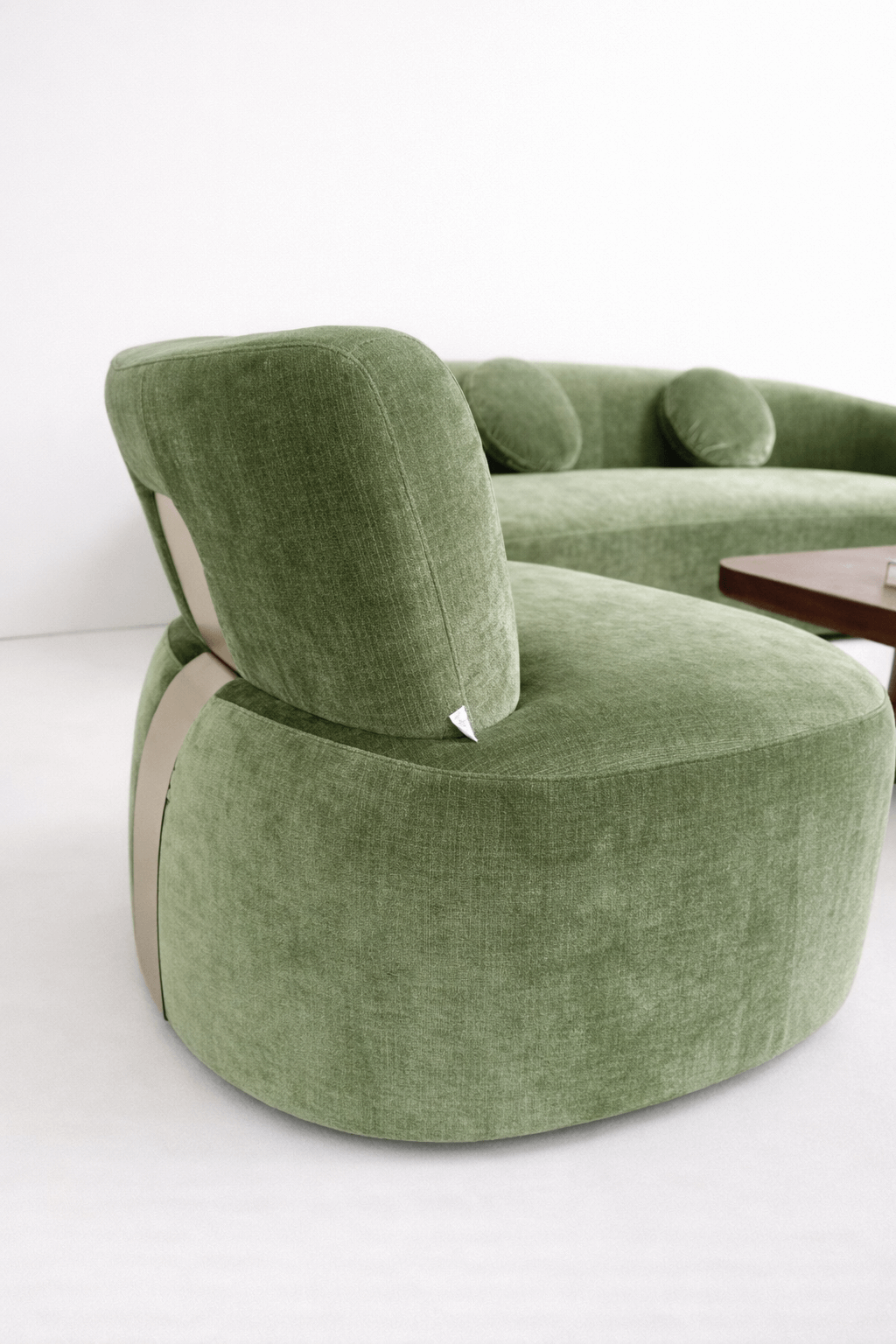 FOTEL AMARONE  ZIELONY ELEGANCJA I NOWOCZESNA PROSTOTA