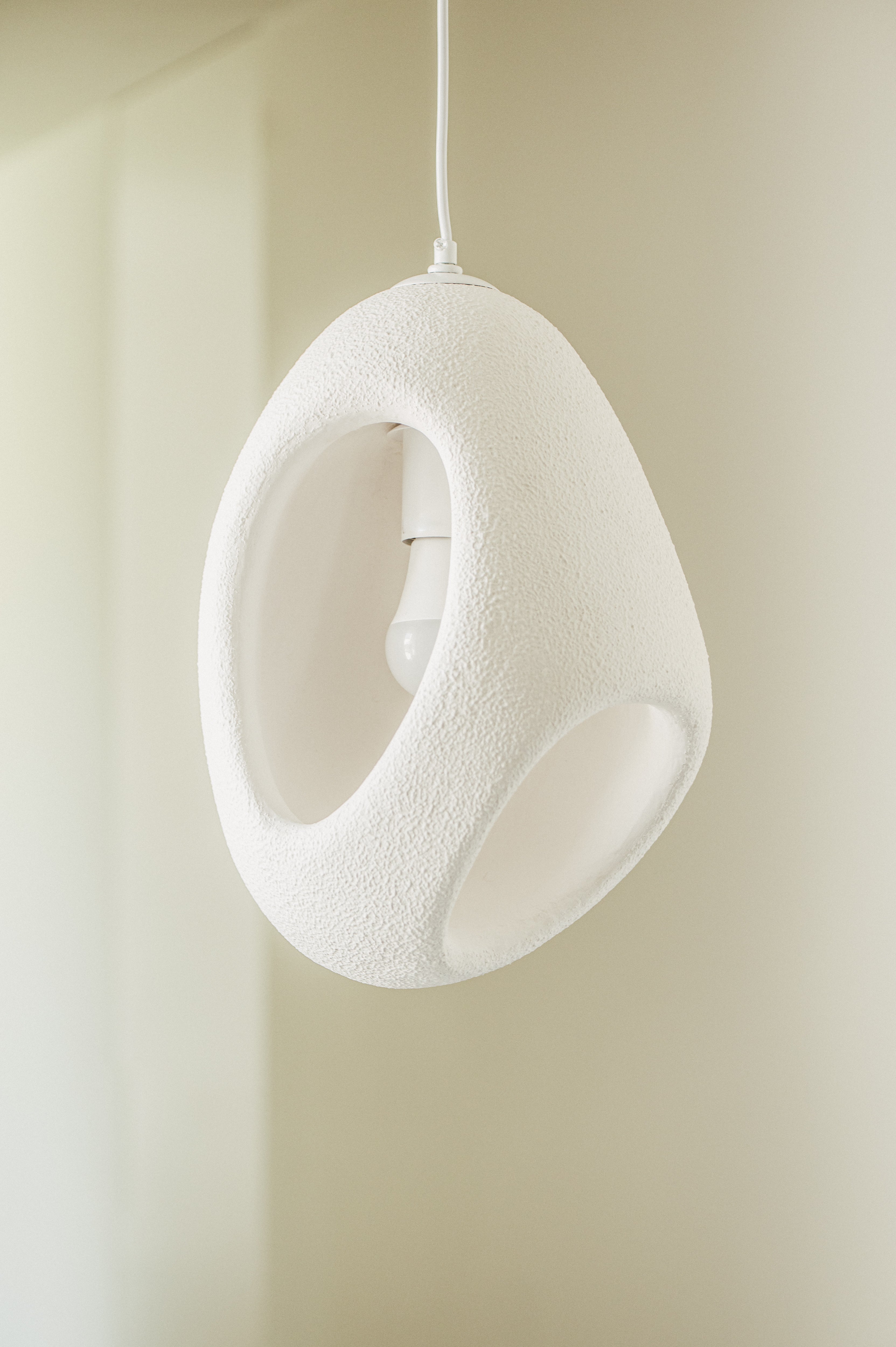 LAMPA WISZĄCA SABI