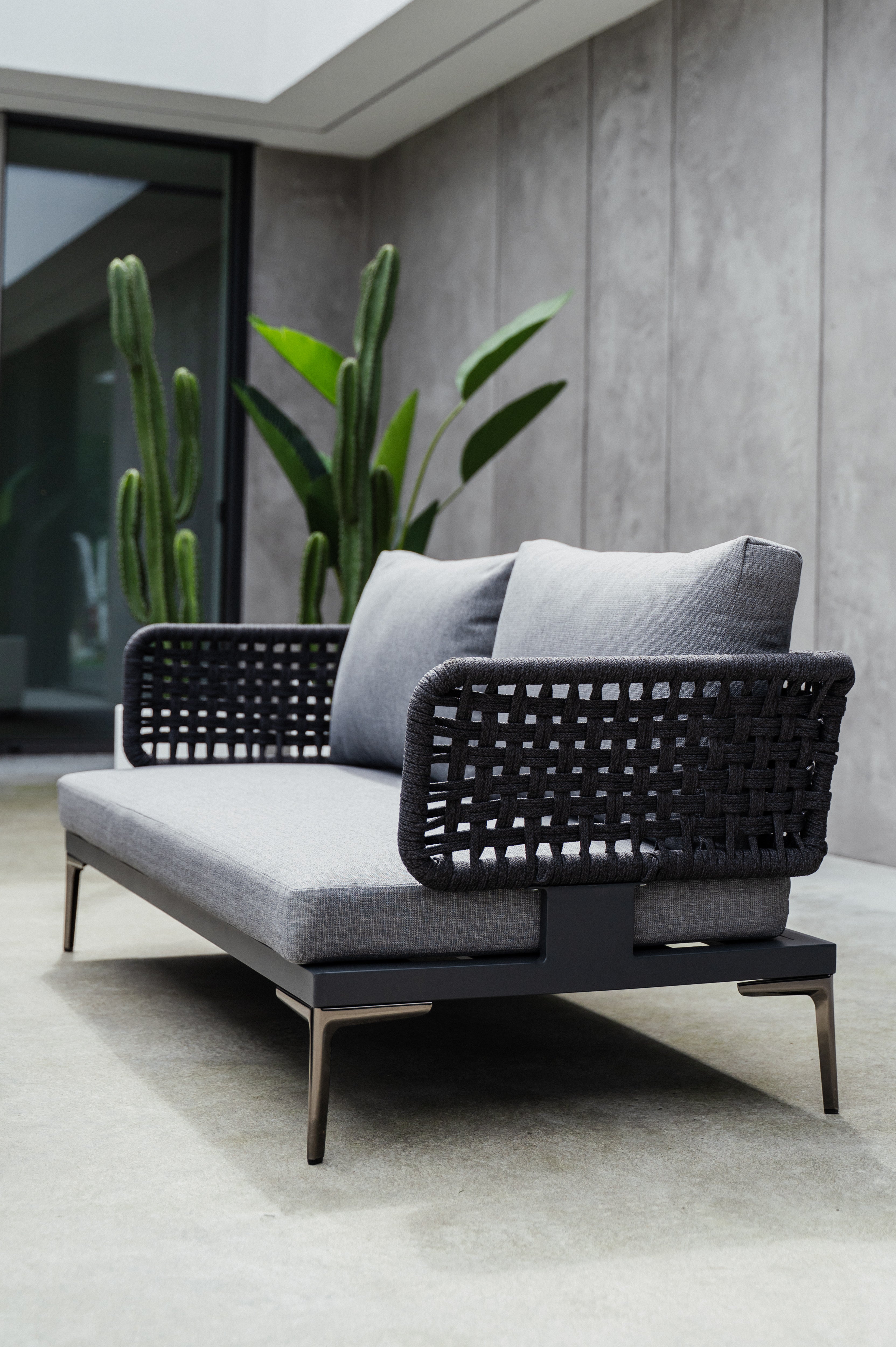 SOFA ALUMINIOWA DWUOSOBOWA TIZIANO W KOLORZE SZARYM