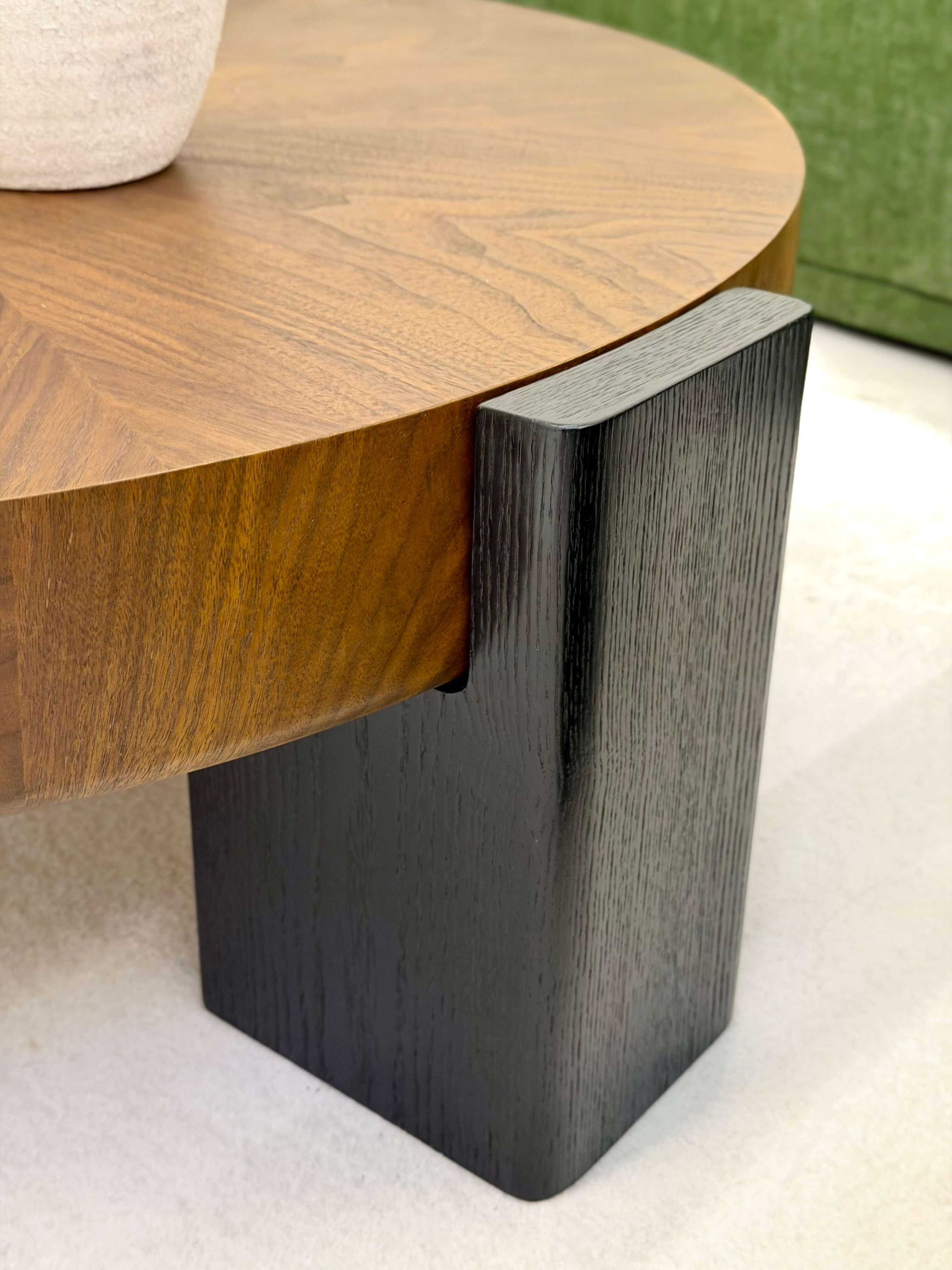 STOLIK FERNANDO – DESIGNERSKI STOLIK KAWOWY