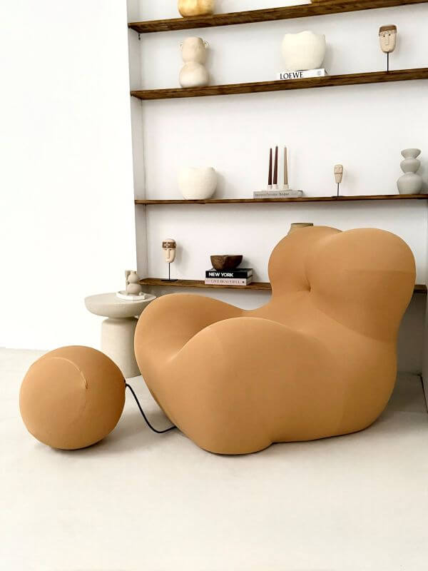 FOTEL VALERIAN SOFT CARAMEL – RZEŹBIARSKI FOTEL DESIGNERSKI