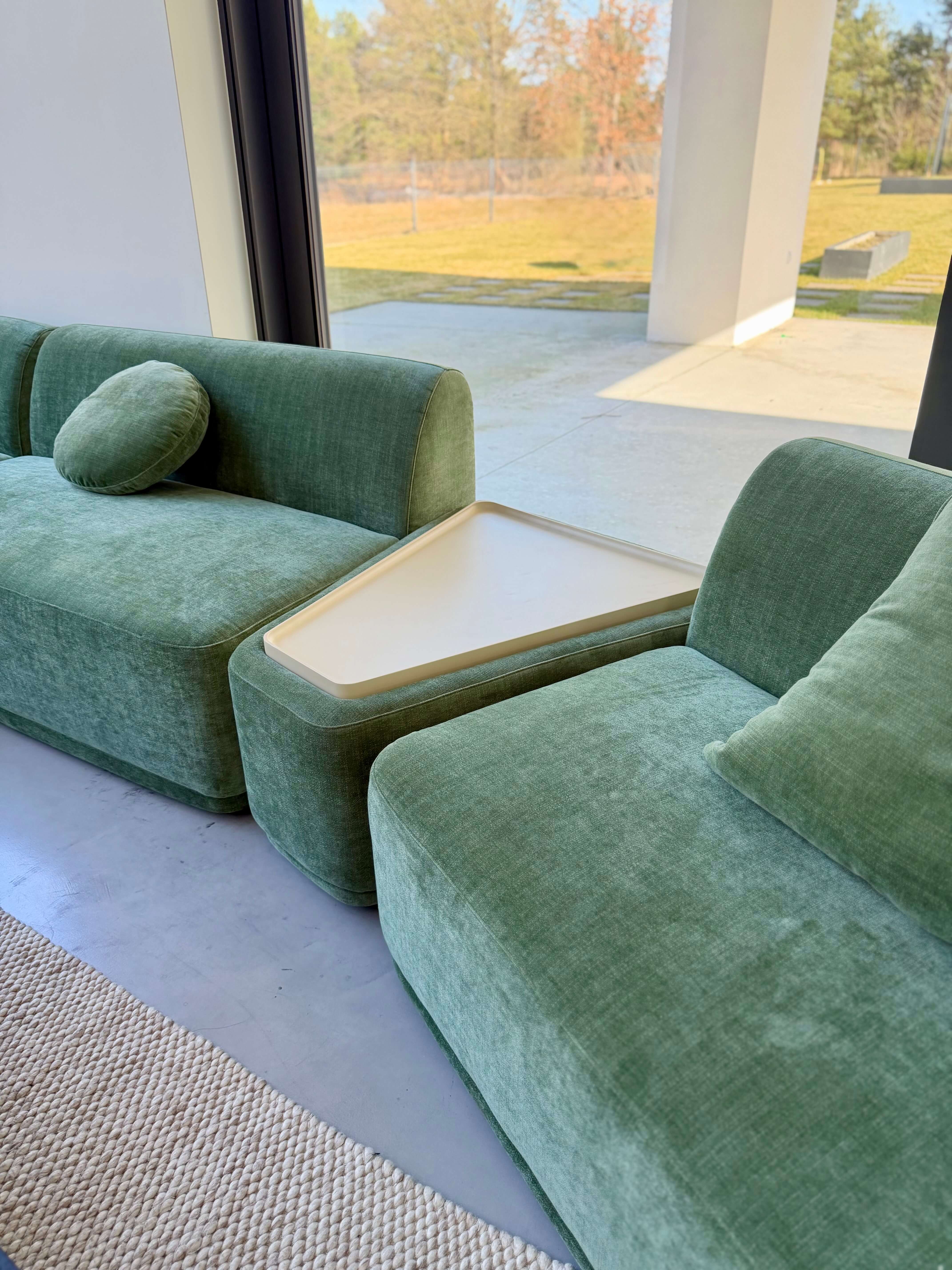 STOLIK AMARONE LUX ELEGANCKA ZIELEŃ W NOWOCZESNYM WYDANIU