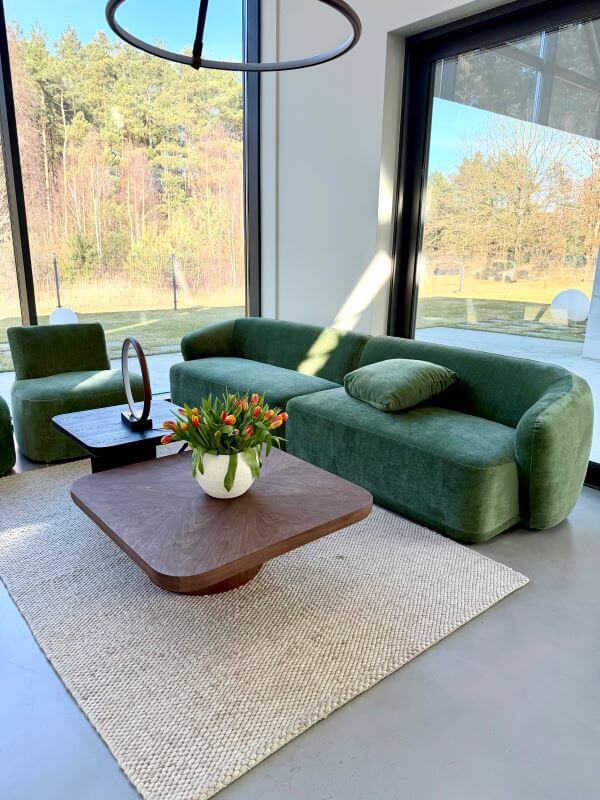 SOFA DWUOSOBOWA Z LEWYM PODŁOKIETNIKIEM AMARONE LUX ZIELONA ELEGANCJA W NOWOCZESNYM WYDANIU