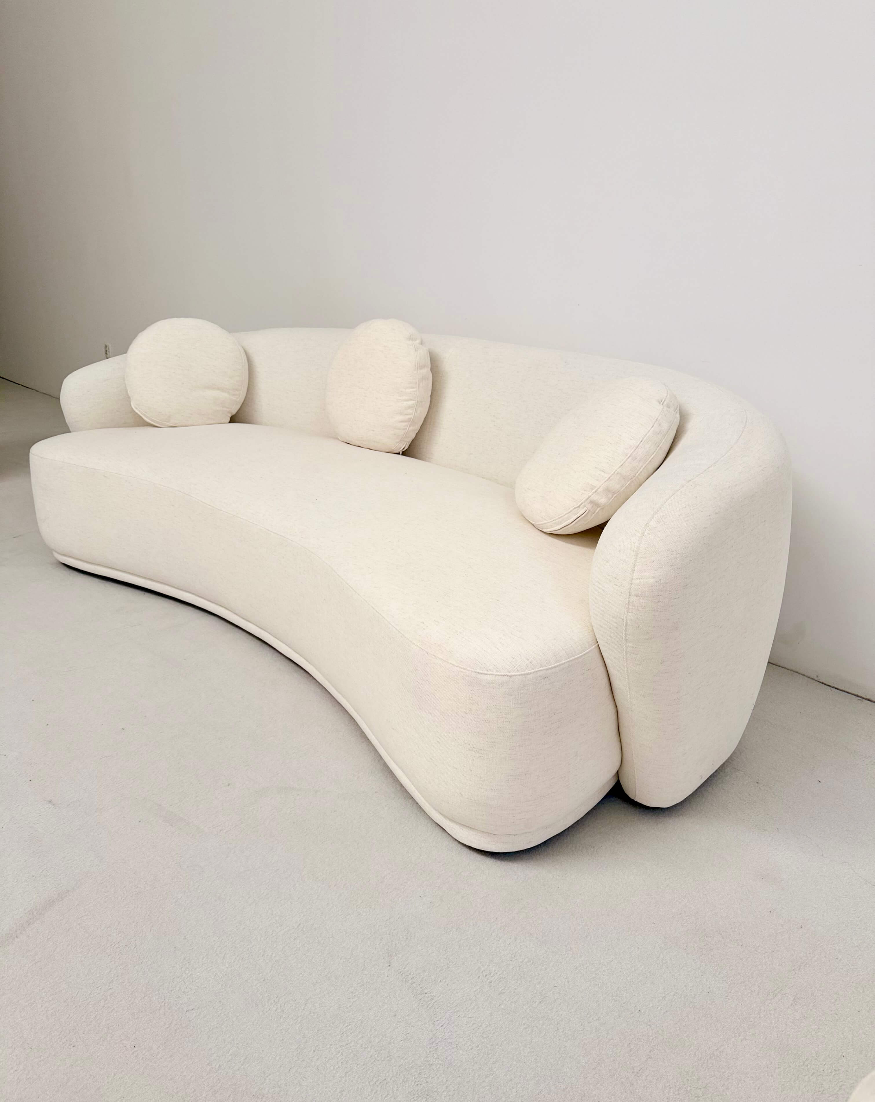 SOFA TRZYOSOBOWA AMARONE VITA BEŻOWA ELEGANCJA W DESIGNERSKIEJ FORMIE