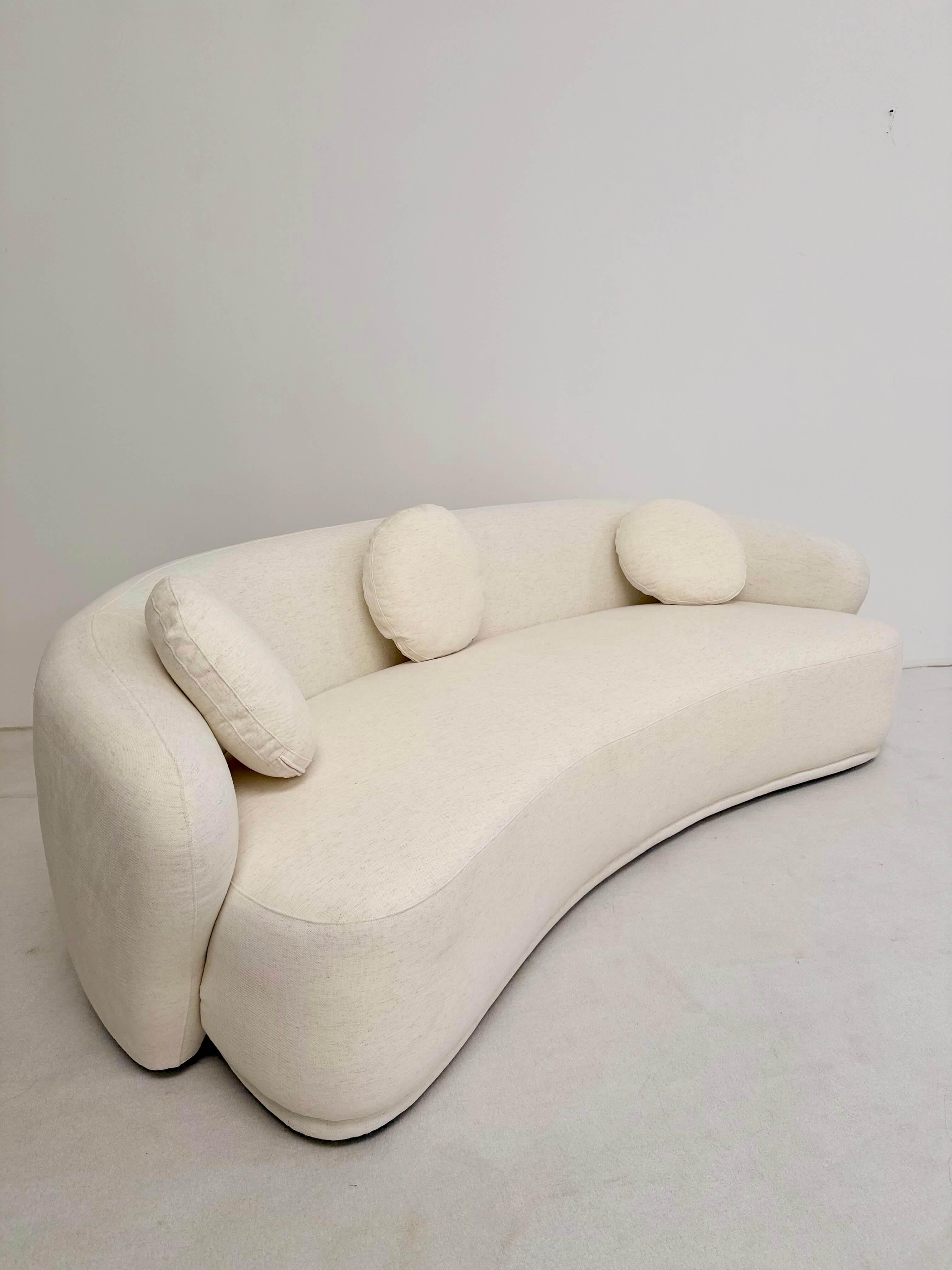 SOFA TRZYOSOBOWA AMARONE VITA BEŻOWA ELEGANCJA W DESIGNERSKIEJ FORMIE