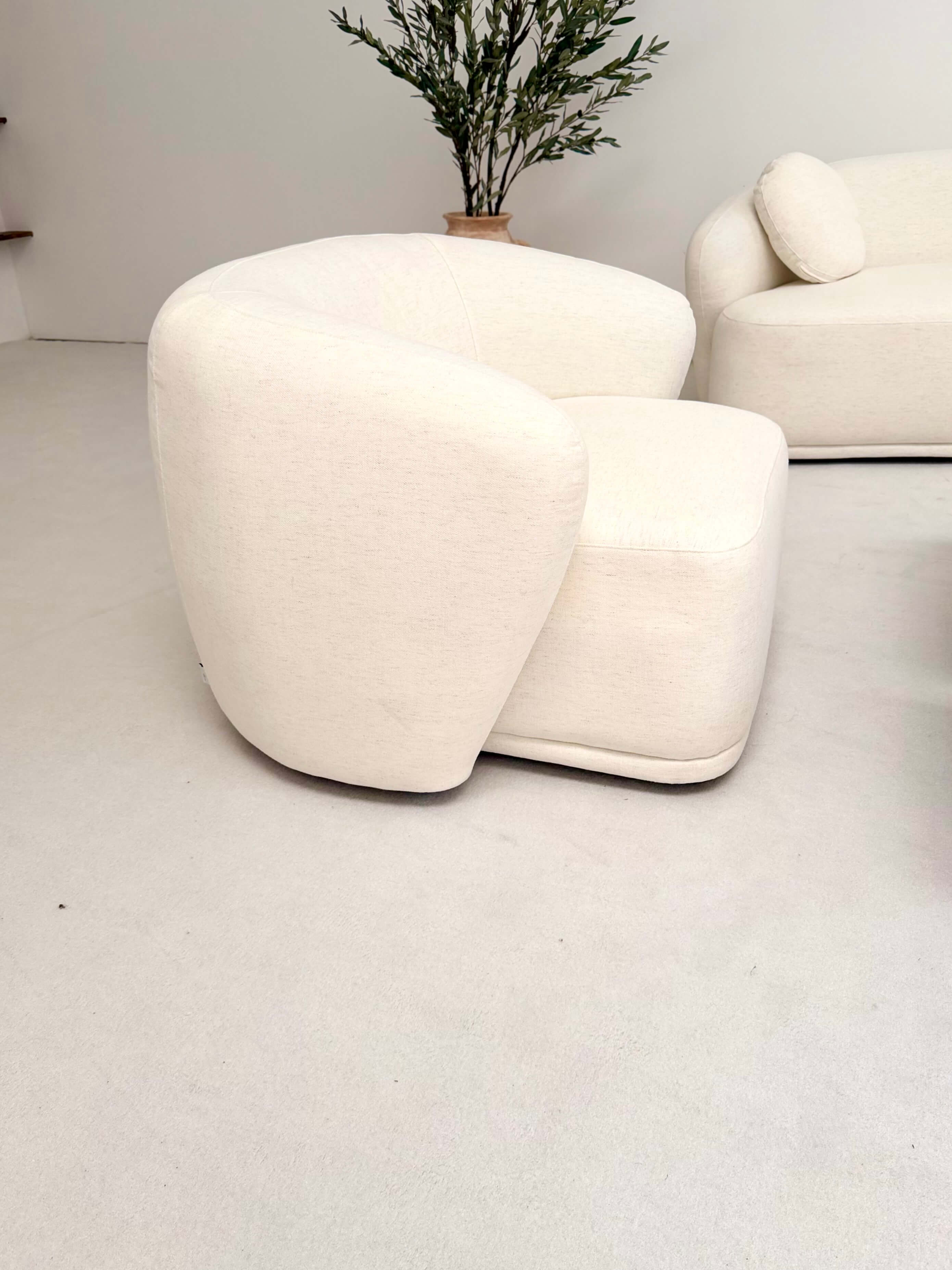 FOTEL AMARONE VITA  BEŻOWA ELEGANCJA I MAKSYMALNY KOMFORT