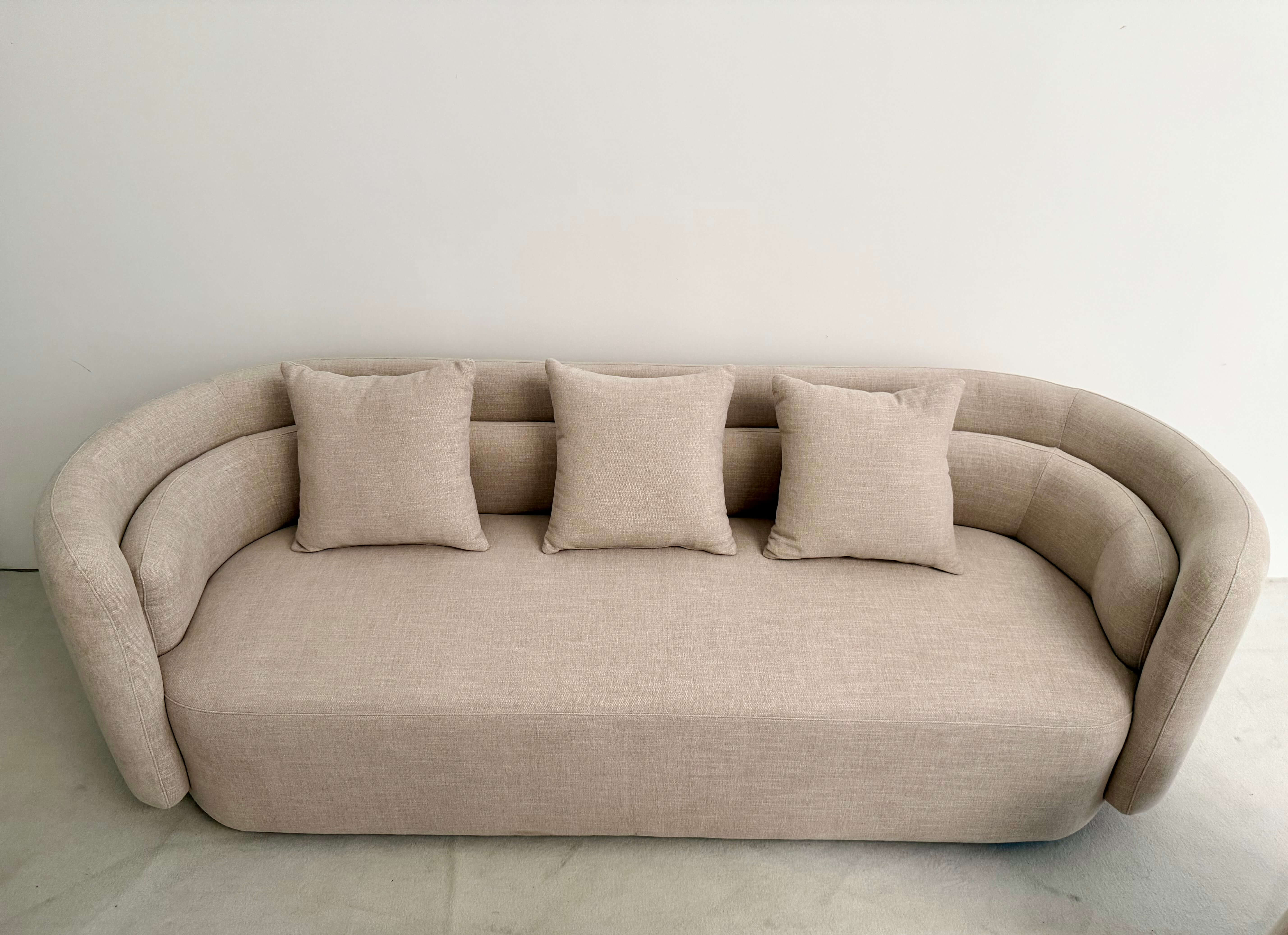 SOFA TRZYOSOBOWA BELLARIS ELEGANCJA I KOMFORT W NOWOCZESNYM WYDANIU